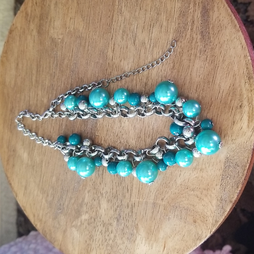 Green faux pearl necklace